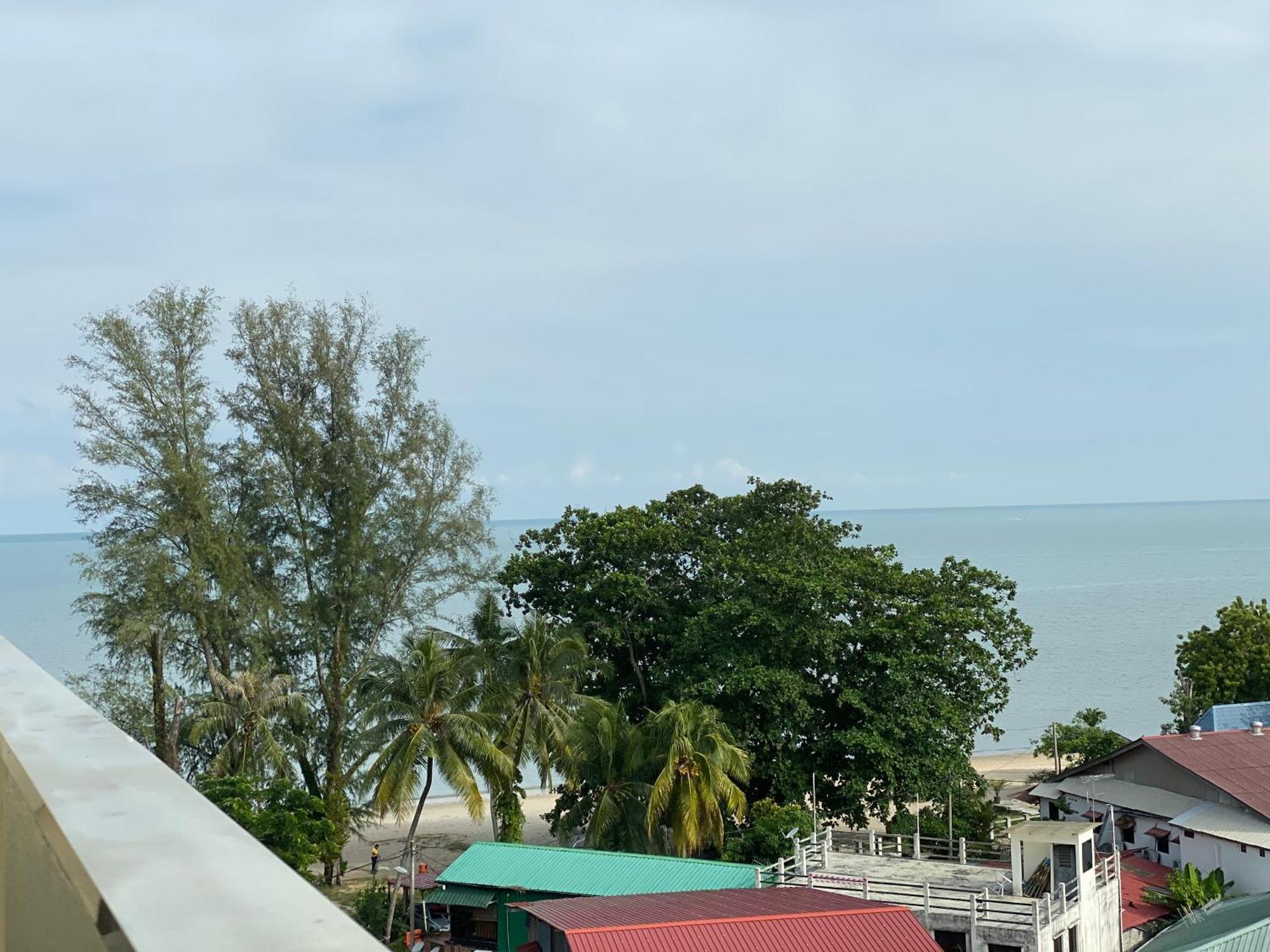 By The Sea @ Cozy Beachfront Home Batu Ferringhi Exterior foto